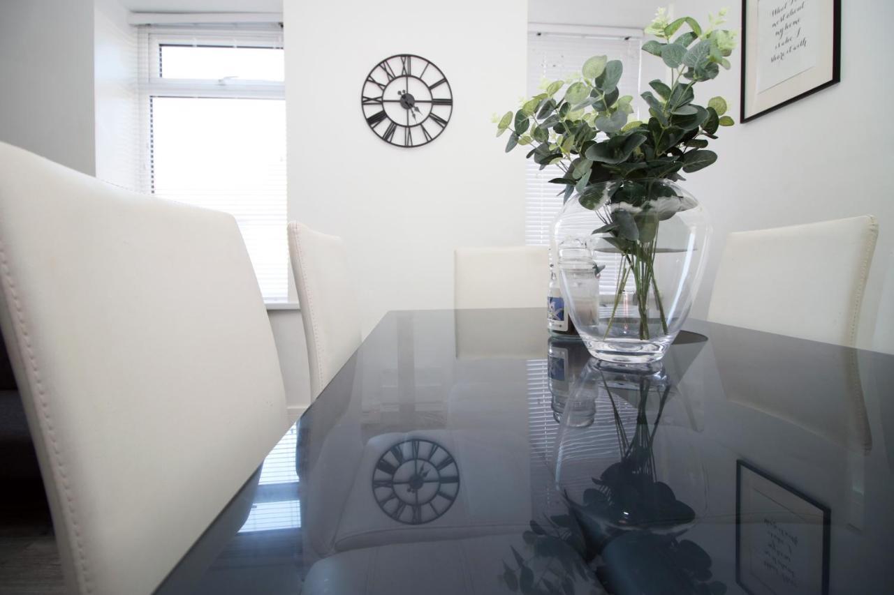 Executive Style 2 Bed Flat In Bridgend F2 Apartment Ngoại thất bức ảnh